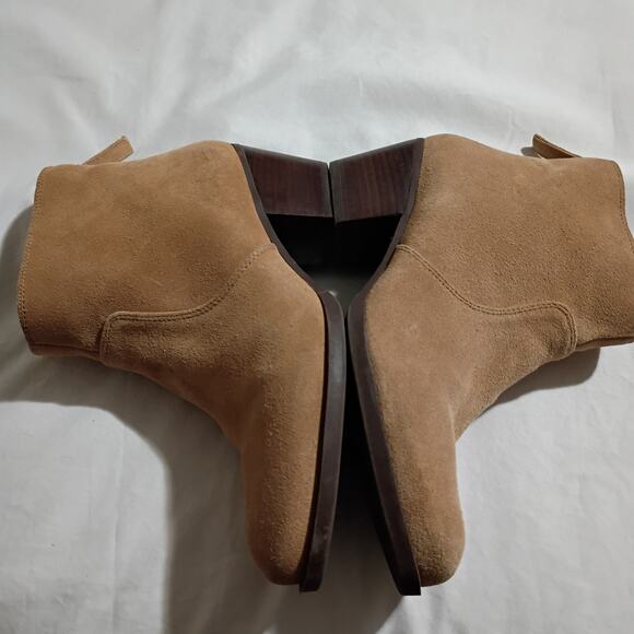 Nine West Women's 7.5 Suede BOLT Tan Ankle Bootie Back-Zip 2" Heel Steller Soles - Picture 4 of 11